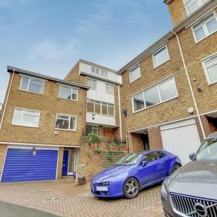 Rent this 6 bed townhouse on Meadowbank in Primrose Hill, London