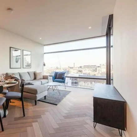 Rent this 1 bed apartment on Crédit Agricole - Corporate & Investment Bank in 5 Appold Street, London