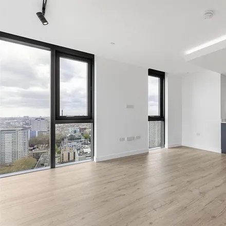 Rent this 2 bed apartment on Valencia Tower in 3 City Road, London