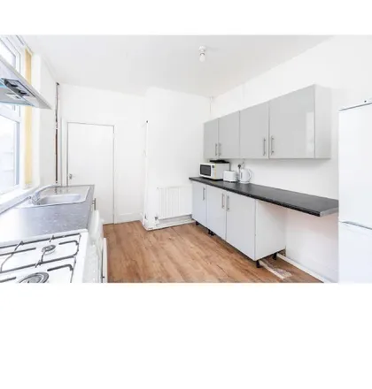 Rent this 4 bed room on 574 Pershore Road in Kings Heath, B29 7EN