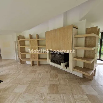Rent this 6 bed apartment on 1 Impasse des Pommerets in 92310 Sèvres, France