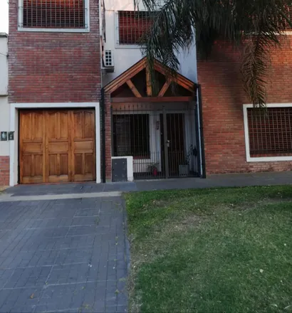 Image 1 - Condarco 508, Quilmes Este, B1878 FDC Quilmes, Argentina - House for sale