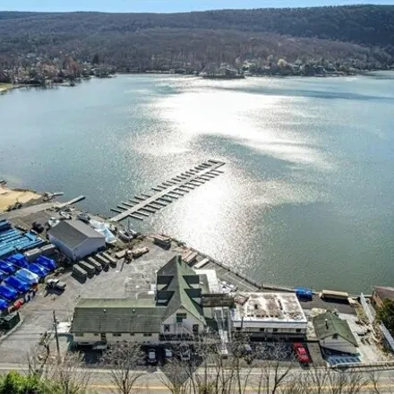 Image 1 - The Breezy, 620 Jersey Avenue, Village of Greenwood Lake, Warwick, NY 10925, USA - Apartment for rent