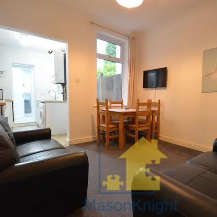 Rent this 4 bed townhouse on 41 Winnie Road in Selly Oak, B29 6JU