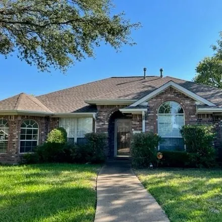 Rent this 3 bed house on 724 Regalwood Drive in DeSoto, TX 75115