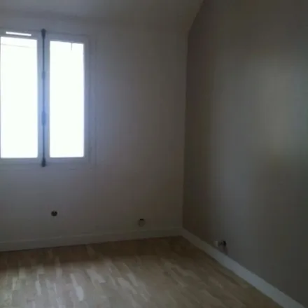 Rent this 3 bed apartment on 19 Place Alfred Bourgeois in 60820 Boran-sur-Oise, France