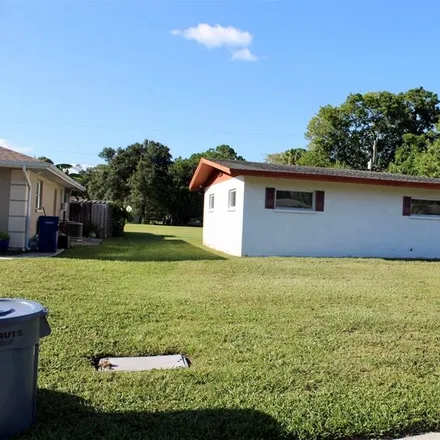Buy this 4 bed house on 2816 38th Avenue West in South Bradenton, FL 34205