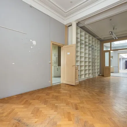 Rent this 11 bed apartment on Lente in Generaal Van Merlenstraat 30, 2600 Antwerp