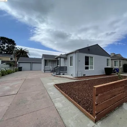 Buy this studio house on 63;65 East 14th Street in San Leandro, CA 94577