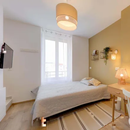 Rent this 1 bed room on 61 Rue de Fontanières in 69100 Villeurbanne, France