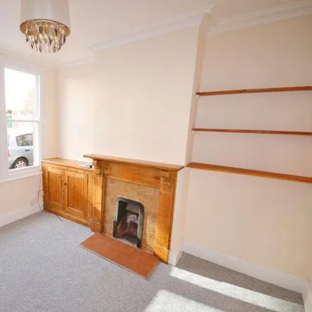 Image 3 - Edward Road, Leicester, LE2 1TH, United Kingdom - Townhouse for rent