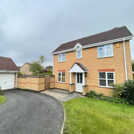 Rent this 3 bed duplex on The Osiers in Woodthorpe, LE11 2NN