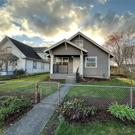 Buy this 3 bed house on 7322 South Lawrence Street in Tacoma, WA 98409