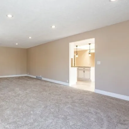 Image 3 - 2261 Mount Olympus Drive, Holladay, UT 84124, USA - Condo for sale