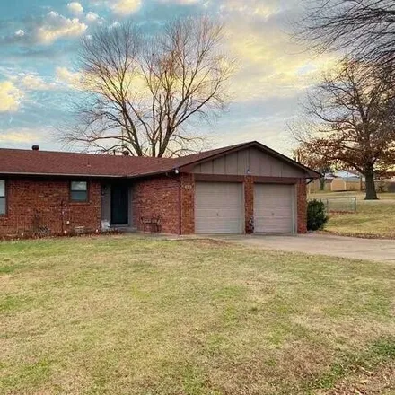 Buy this 3 bed house on 572 West 5th Street in Grove, OK 74344