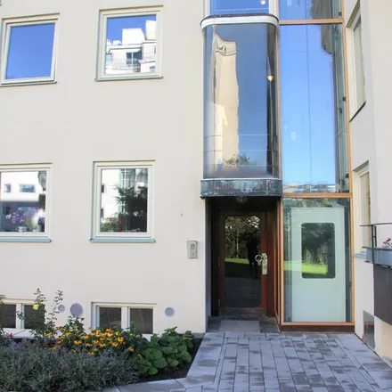 Rent this 4 bed apartment on Konditori Valhall in Tessins väg, 217 58 Malmo