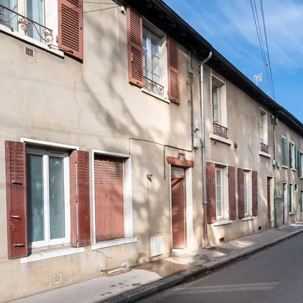 Rent this 3 bed apartment on 18 Rue de la Sarra in 69600 Oullins, France