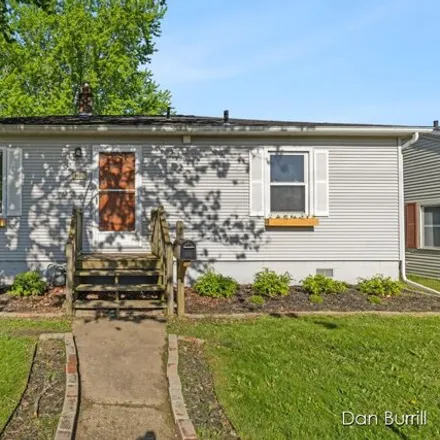 Buy this 3 bed house on 441 South Ferry Street in Grand Haven, MI 49417
