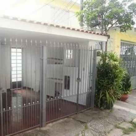 Buy this 2 bed house on Rua Jocelino da Cruz 54 in Vila do Bosque, São Paulo - SP