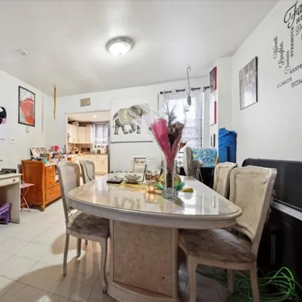 Image 6 - 2047 North Bambrey Street, Philadelphia, PA 19121, USA - House for sale