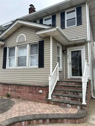 Rent this 1 bed house on 527 West Fulton Street in City of Long Beach, NY 11561