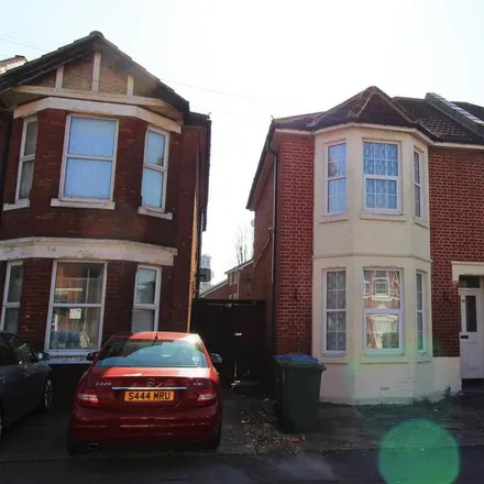 Rent this 5 bed duplex on 36 Morris Road in Bedford Place, Southampton