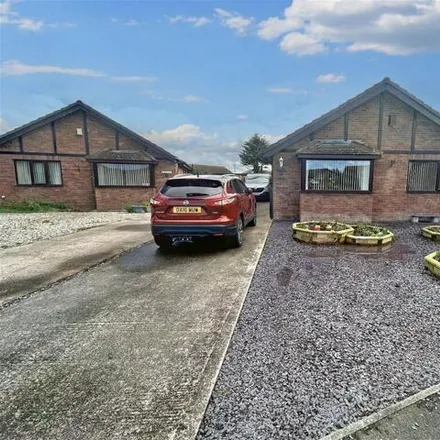 Buy this 3 bed house on Trem-y-Castell in Towyn, LL22 9LX