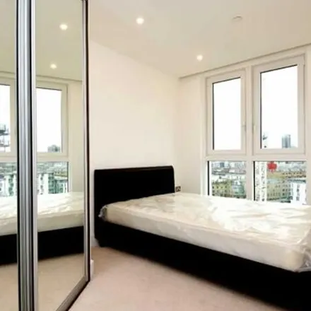 Image 8 - Altitude, Plough Street, London, E1 8EB, United Kingdom - Apartment for rent
