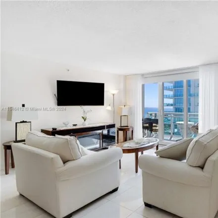 Image 5 - The Collins, 6917 Collins Avenue, Atlantic Heights, Miami Beach, FL 33141, USA - Condo for rent