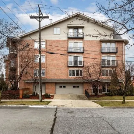 Buy this 3 bed condo on 4562 Southwest Highway in Oak Lawn, IL 60453