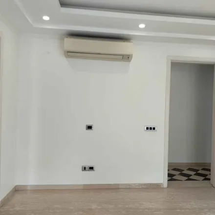 Image 2 - unnamed road, Defence Colony, - 110024, Delhi, India - Apartment for rent