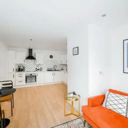 Image 5 - Wideford Drive, London, RM7 0GU, United Kingdom - Apartment for rent