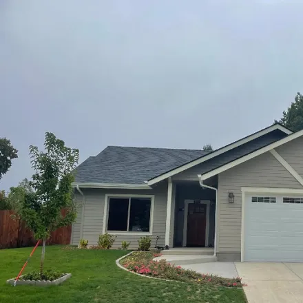 Buy this 3 bed house on 1132 Southwest Erica Street in Grants Pass, OR 97526