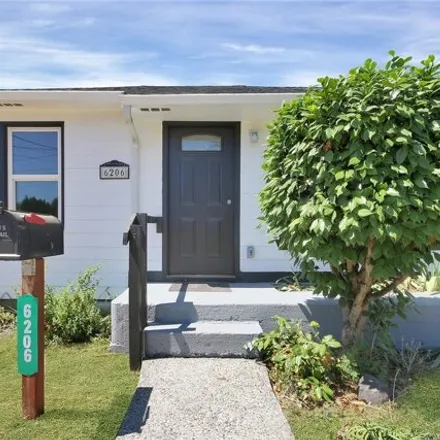 Image 3 - 6206 S Prospect St, Tacoma, Washington, 98409 - House for sale