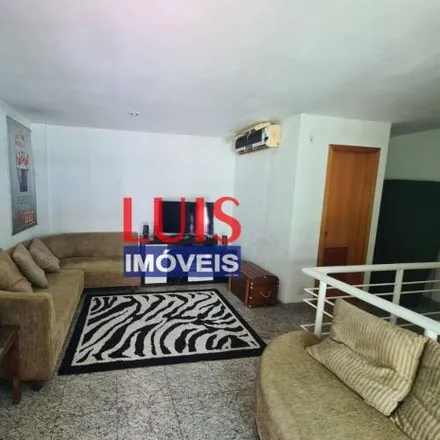 Buy this 2 bed apartment on Avenida Quintino Bocaiúva in São Francisco, Niterói - RJ