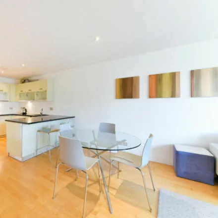 Buy this 3 bed apartment on Ziggurat Building in 60-66 Saffron Hill, London