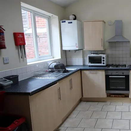 Rent this 7 bed duplex on 31 Teversal Avenue in Nottingham, NG7 1PY