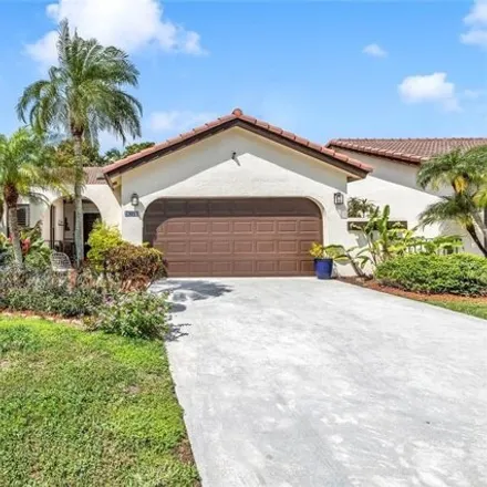 Buy this 3 bed house on Villa Nova Drive North in Palm Beach County, FL 33433
