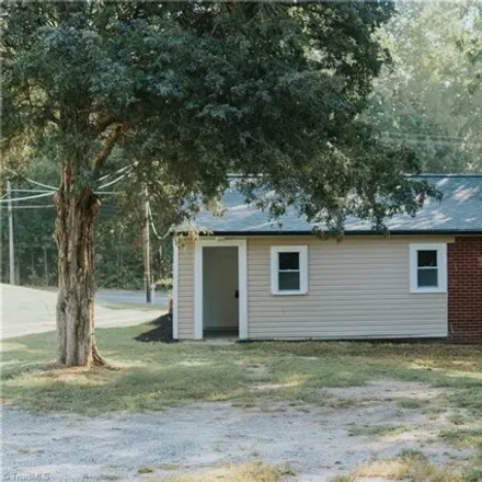 Image 4 - Carver Park Road, Thomasville, NC 27360, USA - House for sale