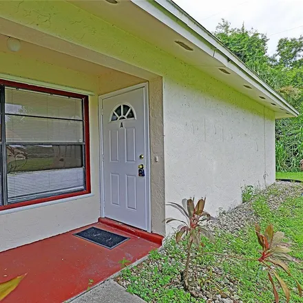Image 1 - 2320 Southeast 6th Lane, Cape Coral, FL 33990, USA - Duplex for rent