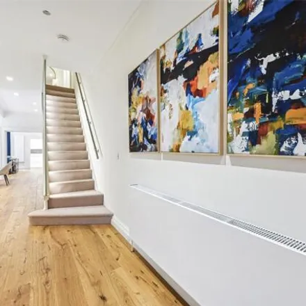 Image 7 - 28 Redcliffe Mews, London, SW10 9JT, United Kingdom - Room for rent