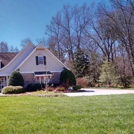 Buy this 5 bed house on 3526 Willow Oak Circle in Ridgewood, Cleveland