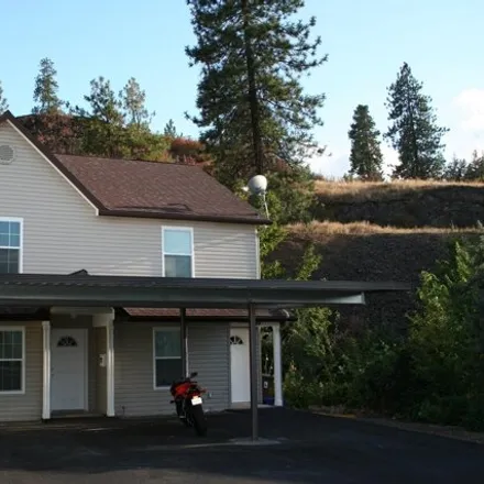 Buy this 4 bed house on 1800 East 6th Avenue in Spokane, WA 99202
