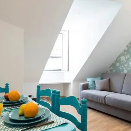 Rent this 1 bed apartment on Associação Portuguesa de Técnicos de Contas in Rua Rodrigues Sampaio, 1150-281 Lisbon