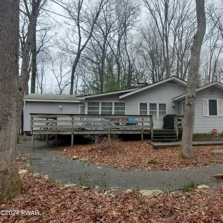Buy this 3 bed house on 144 Lakeview Court in Pike County, PA 18428