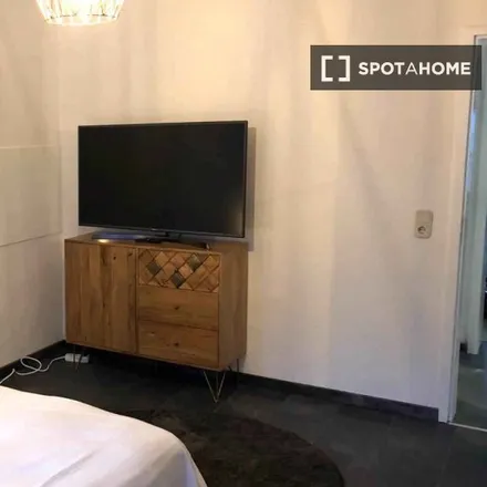 Rent this 4 bed room on Michaelstraße 12 in 50676 Cologne, Germany