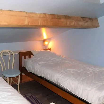 Rent this 2 bed duplex on Meschers-sur-Gironde in Rue Paul Massy, 17132 Meschers-sur-Gironde