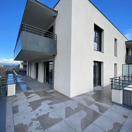 Rent this 5 bed apartment on 5 Rue Michaud in 74200 Thonon-les-Bains, France