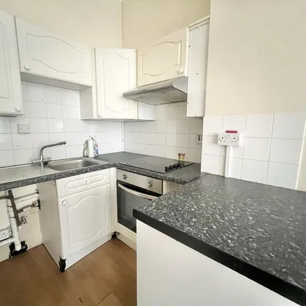 Image 2 - Queen Ann House, 2 White Lane, Plymouth, PL1 2LP, United Kingdom - Apartment for rent