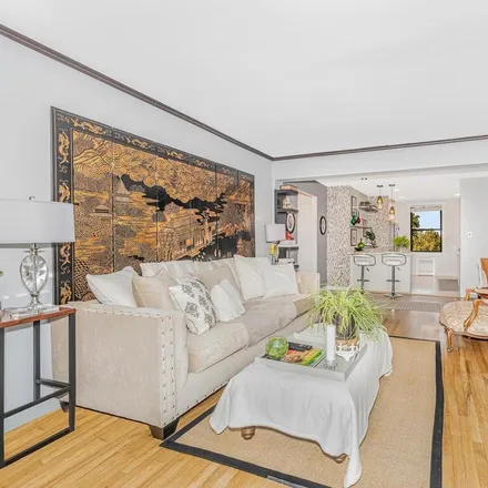 Image 5 - 2550 Independence Avenue, New York, NY 10463, USA - Condo for sale